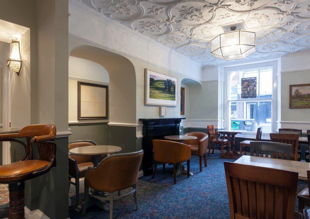 ホテル The Greyhound Wetherspoon ブリッドポート エクステリア 写真
