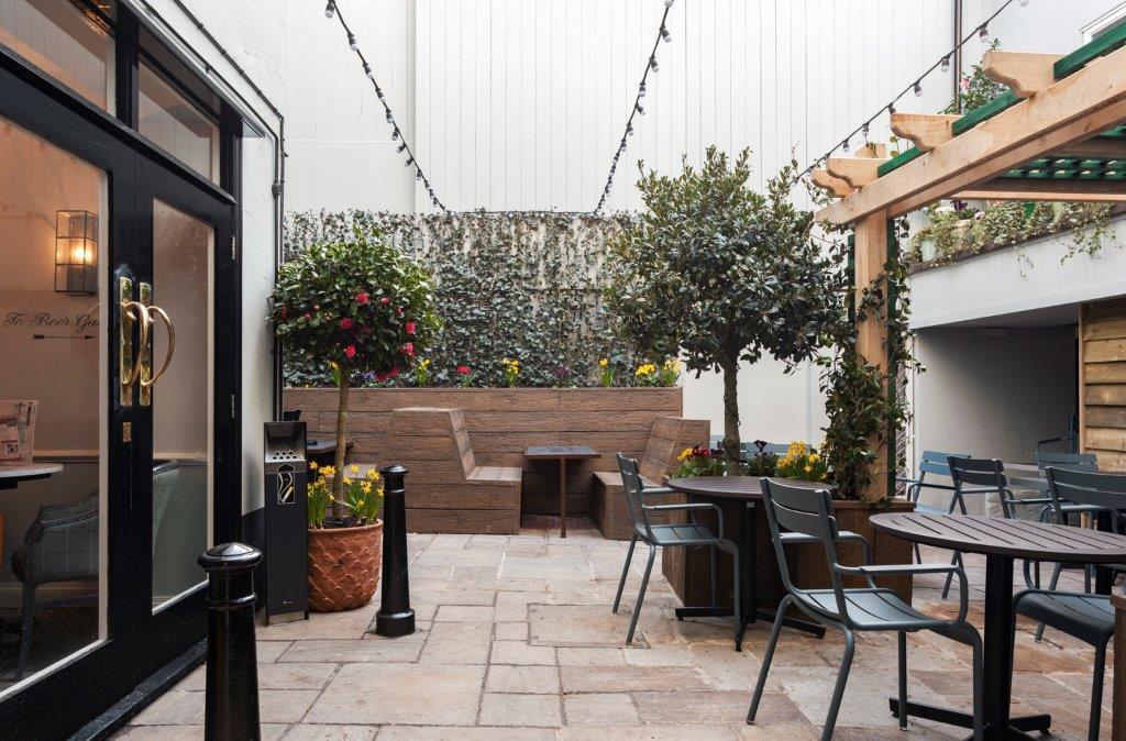 ホテル The Greyhound Wetherspoon ブリッドポート エクステリア 写真
