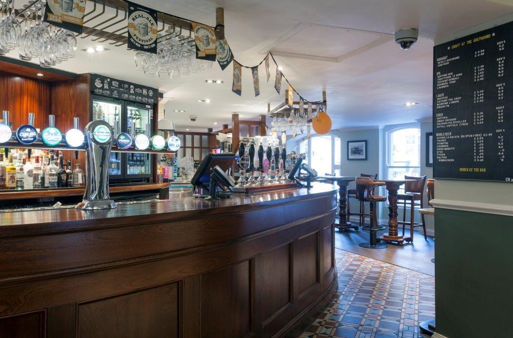 ホテル The Greyhound Wetherspoon ブリッドポート エクステリア 写真