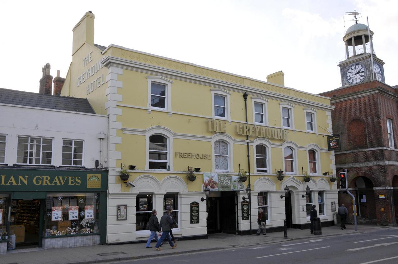 ホテル The Greyhound Wetherspoon ブリッドポート エクステリア 写真